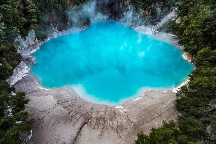 Rotorua based Small Group Morning Tour Waimangu and Wai O Tapu — photo 1