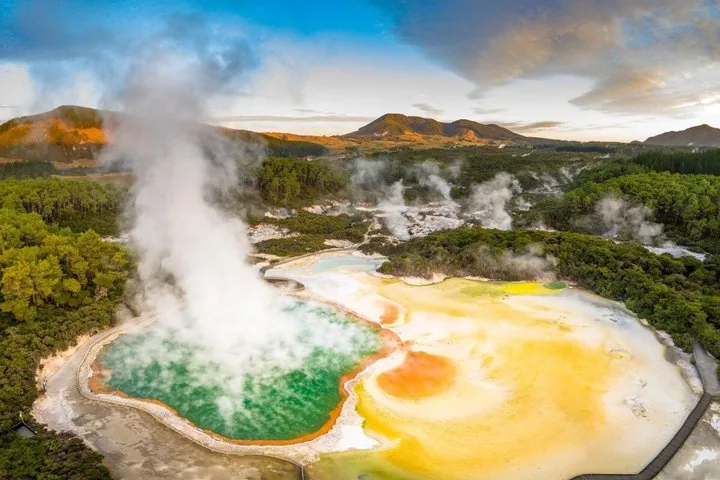 Rotorua Highlights: Wai-O-Tapu, Lunch & 5 Experience Choices